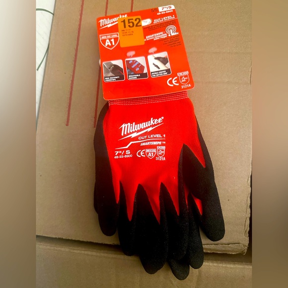 milwaukee Other - Milwaukee gloves NWT!!